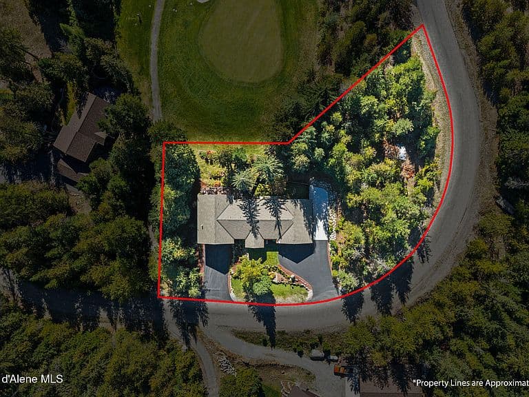 389 Long Dr photo 3