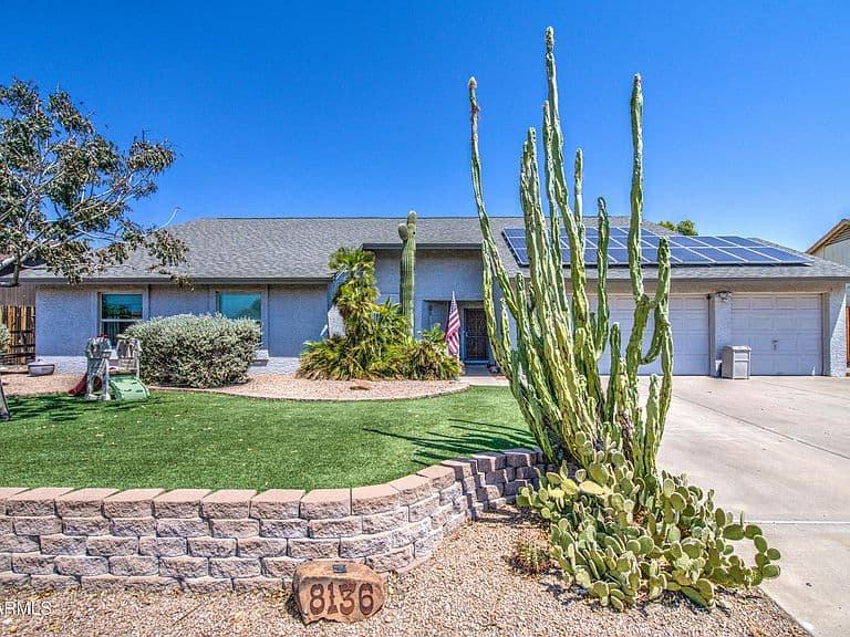 8136 E FOX Street photo 3