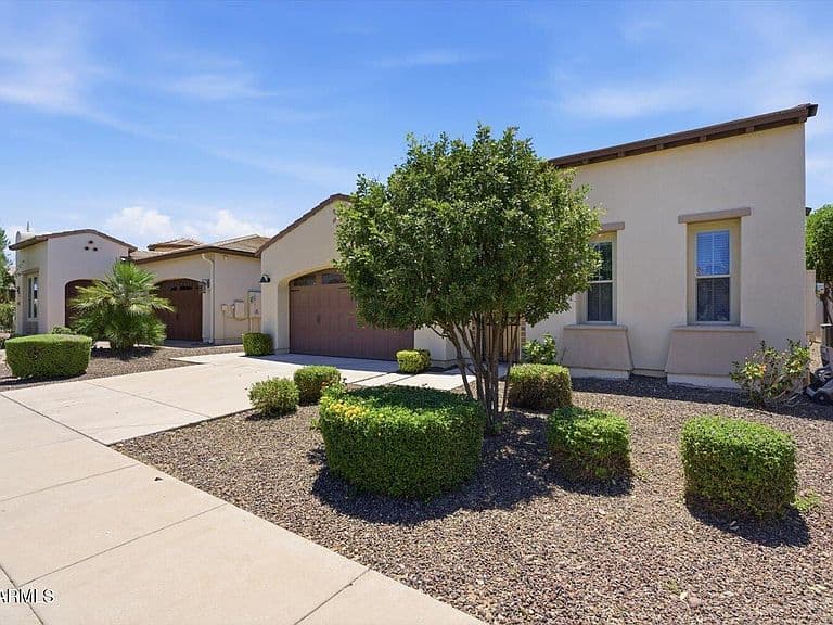 557 E LADDOOS Avenue photo 3