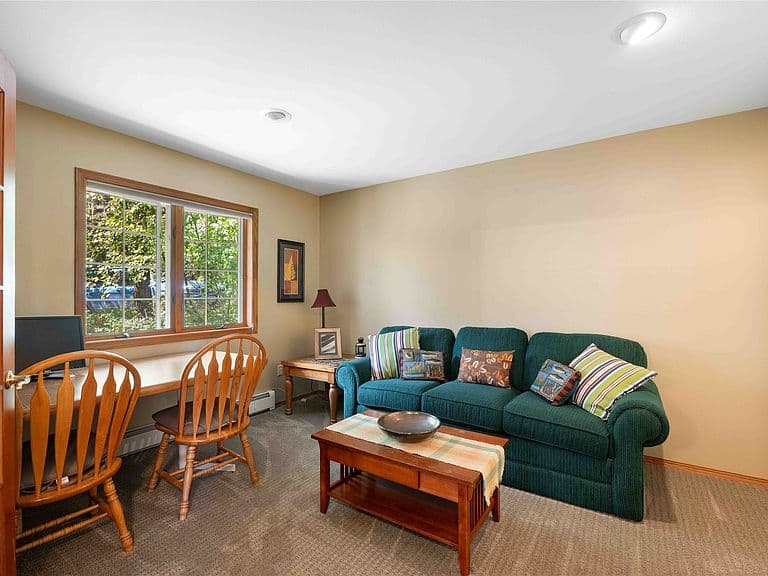 1644 W Lakeshore Dr photo 5