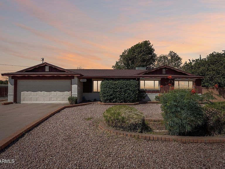 2923 W WINDROSE Drive photo 1