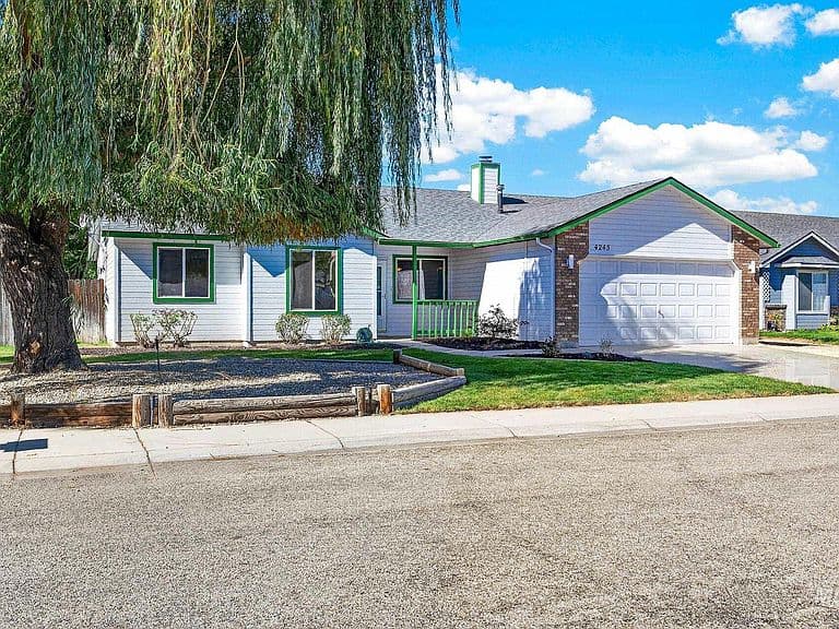 4245 S Falconrest Way photo 3