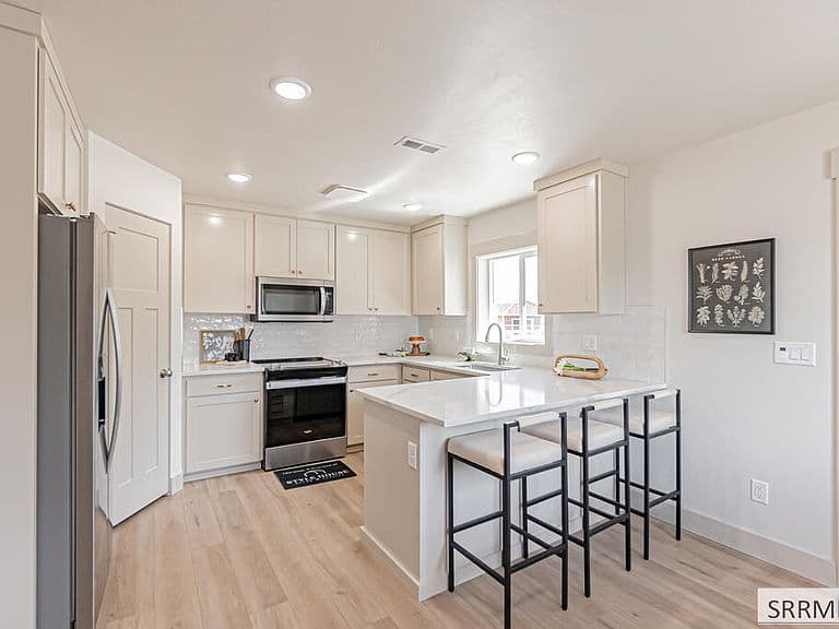 1334 Boston Ct photo 5