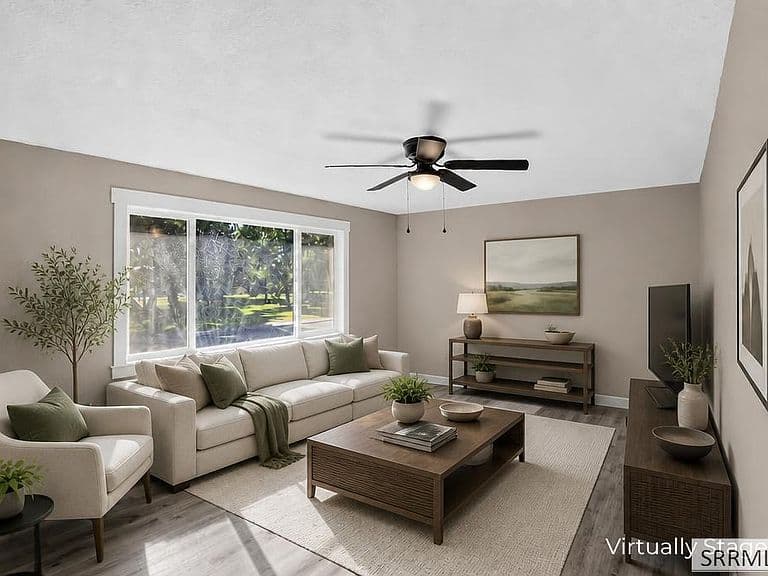 975 Blaine Ave photo 4