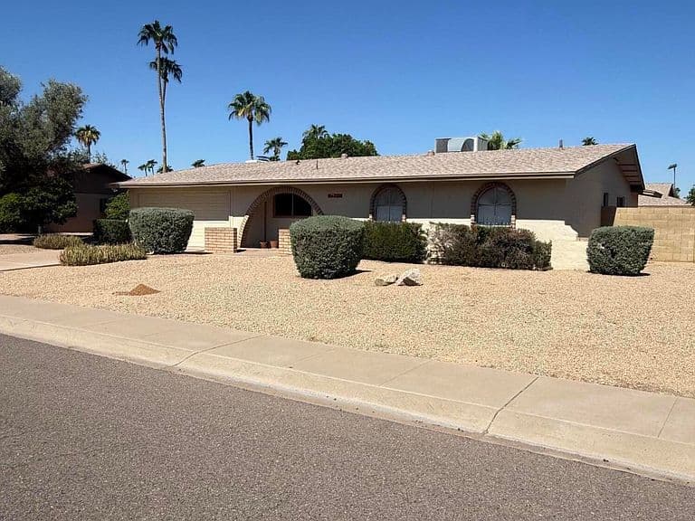 5010 E LAUREL Lane photo 1