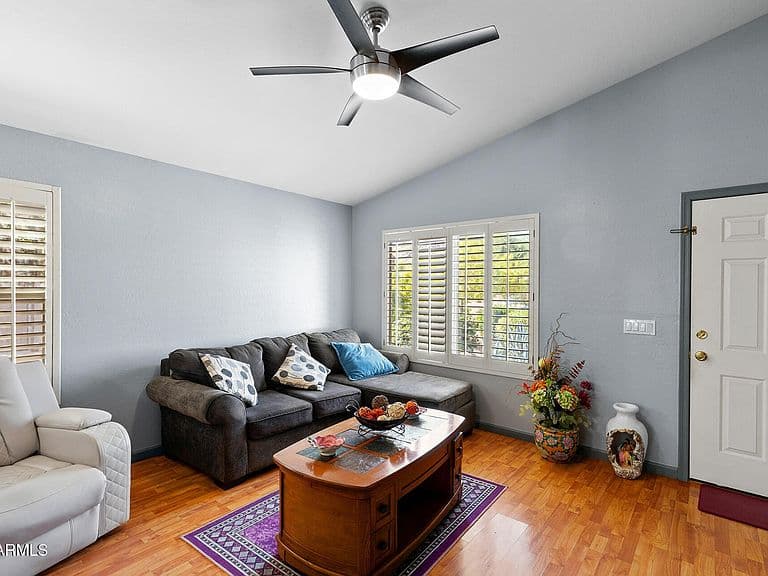 9007 E FOX Street photo 2