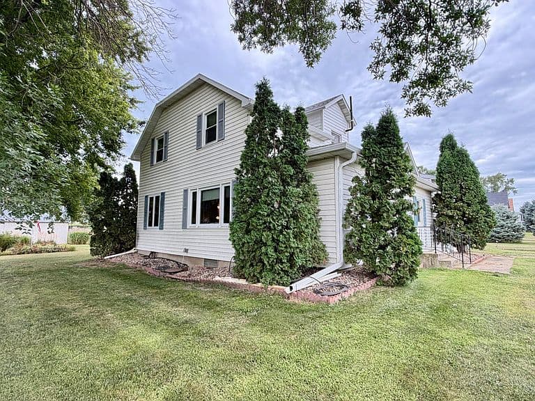 220 Cardinal St SE photo 4
