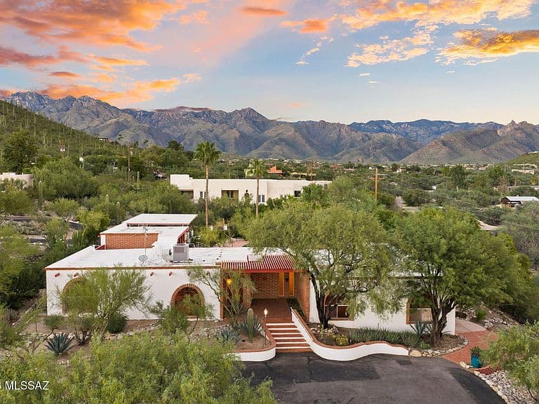 3930 N Old Sabino Canyon Rd photo 1