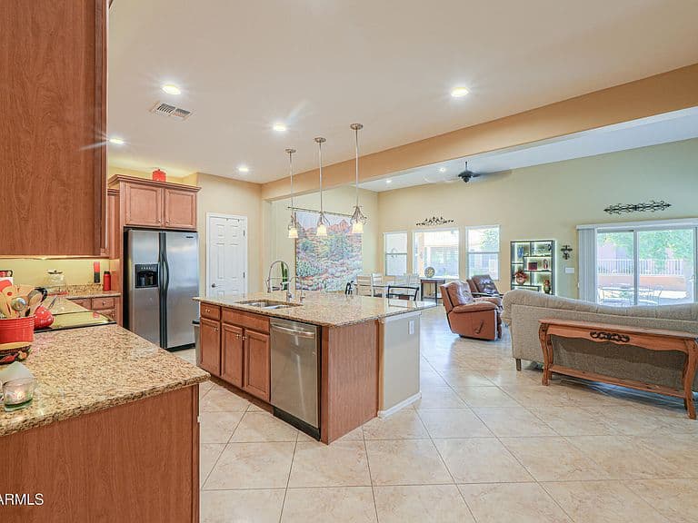 42709 W KINGFISHER Drive photo 4