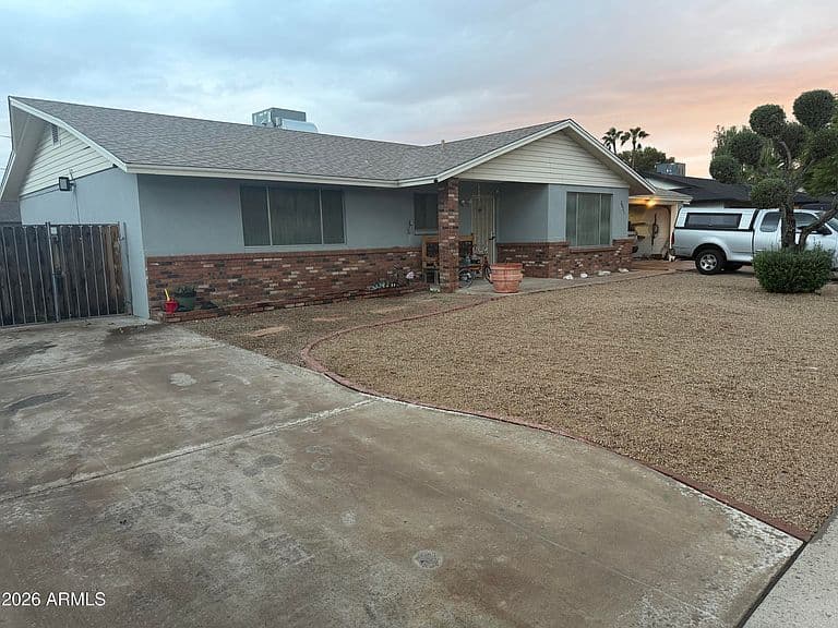 3931 E DESERT COVE Avenue photo 2