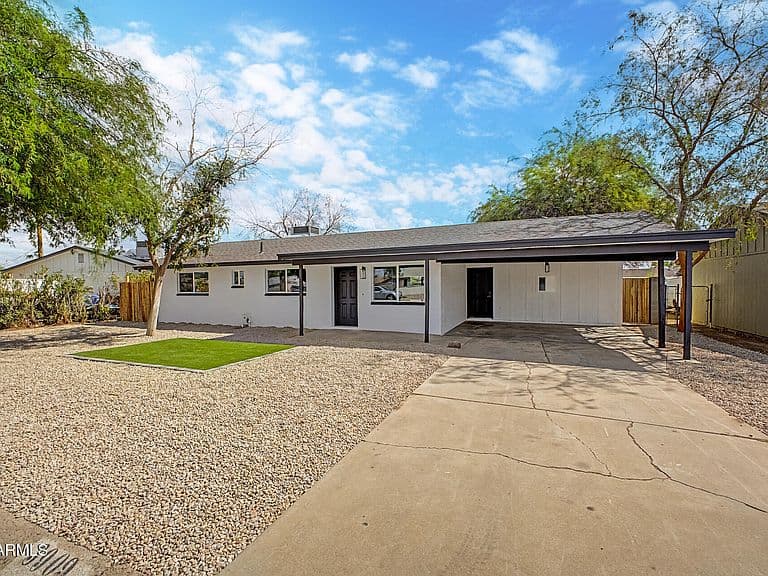 3909 W GRISWOLD Road photo 4