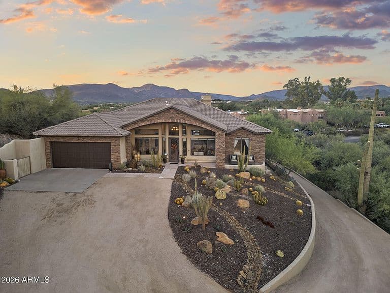 5715 E RANCHO MANANA Boulevard photo 2