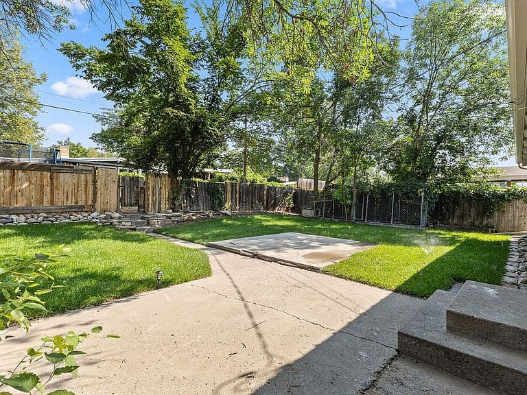 3019 Beech Ave photo 4