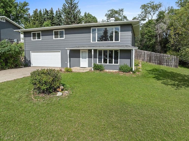 117 13th Ave NE photo 3