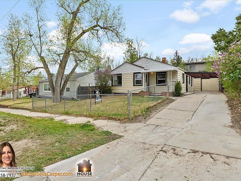 1335 S Oakcrest Ave photo 2