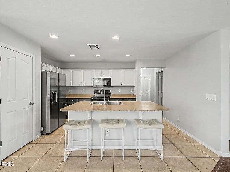 32974 N SANDSTONE Drive photo 2