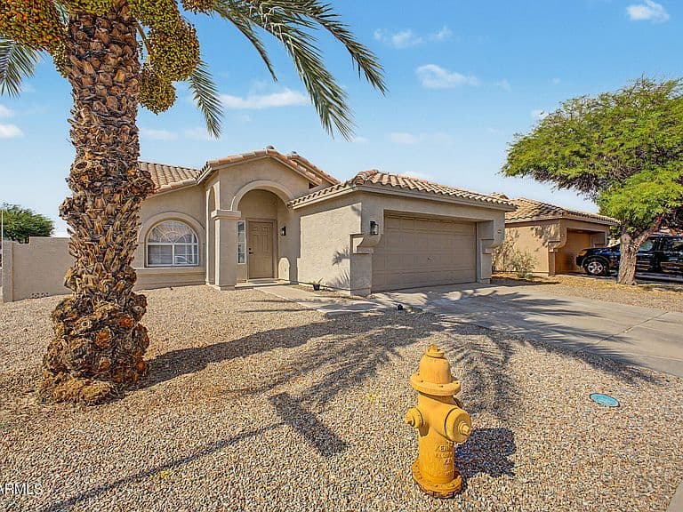 984 W MORELOS Street photo 3