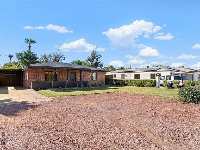 1405 E Osborn Rd photo 2