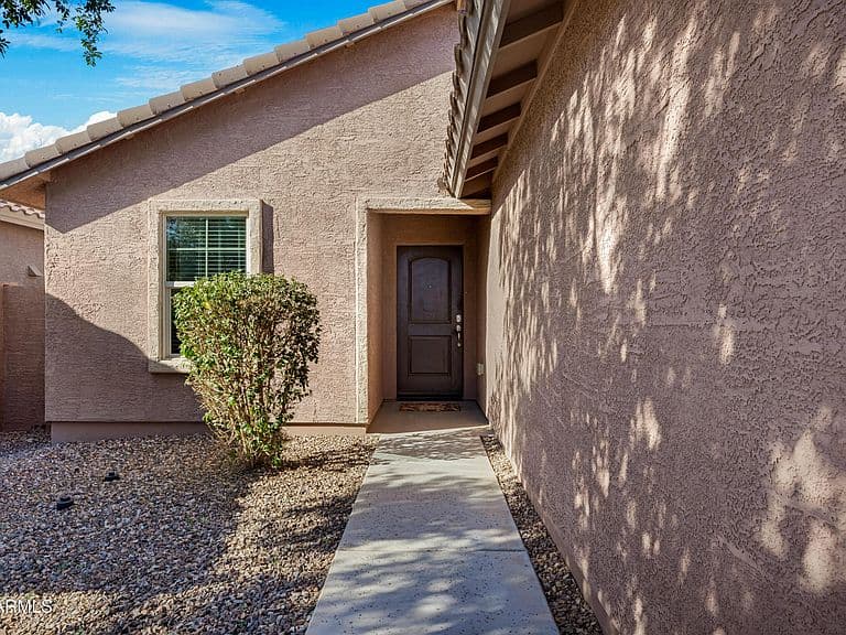 800 W LOWELL Drive photo 4