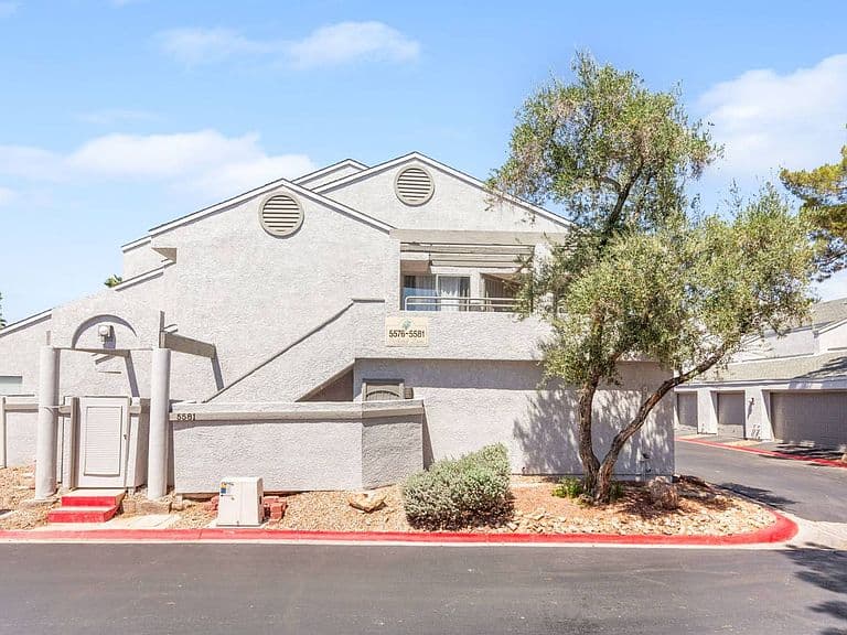 5581 Orchard Ln photo 1