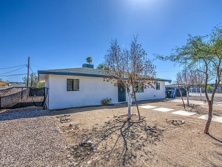 1901 E ENCINAS Lane photo 3