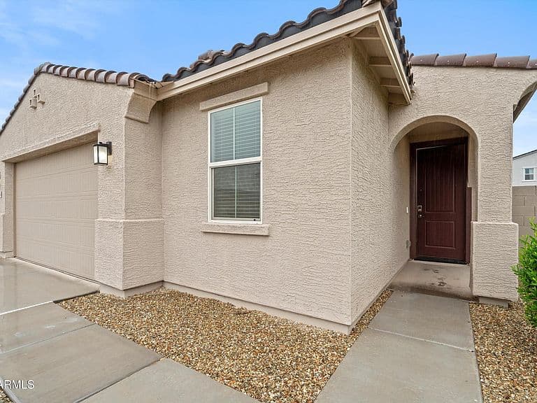 18148 W DALEY Lane photo 4