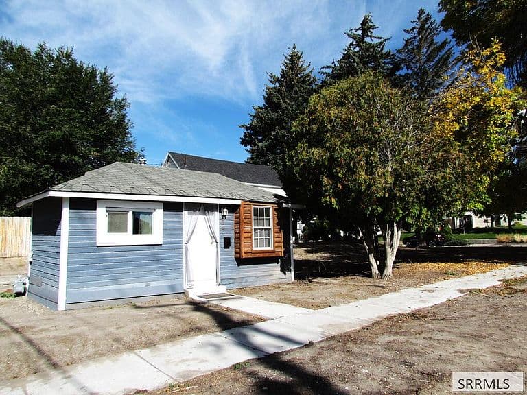346 Chamberlain Ave photo 1