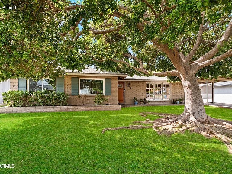 1637 E SIERRA VISTA Drive photo 1