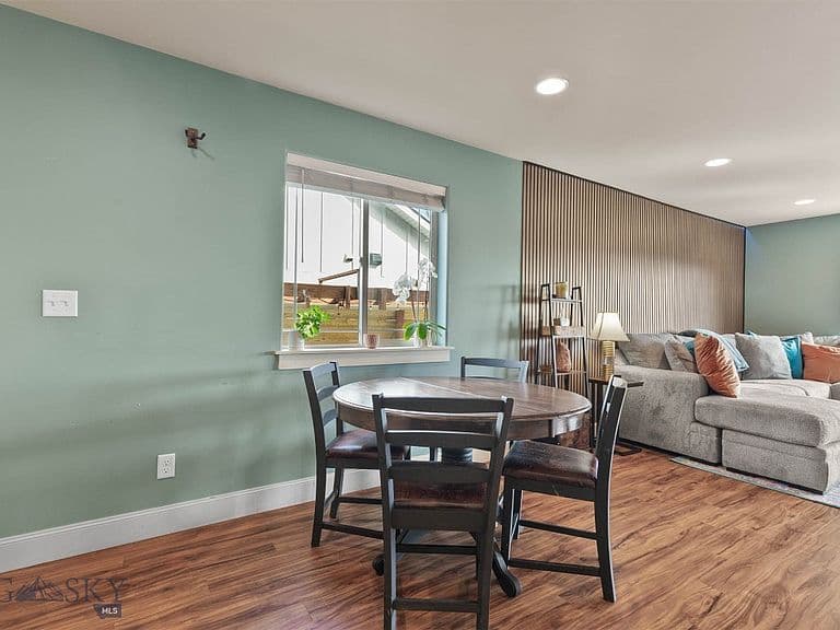 22 Skyscape Dr photo 5