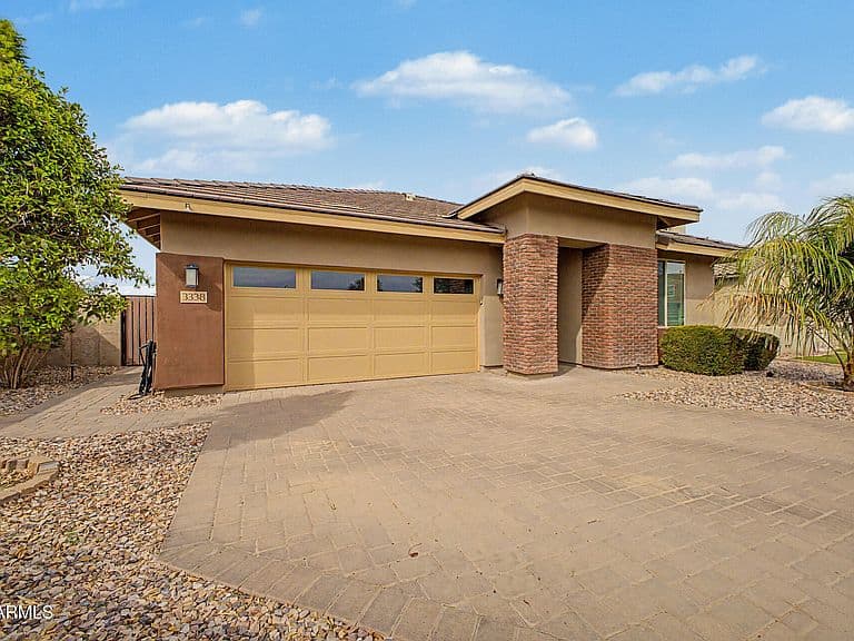 3338 E TIFFANY Court photo 4