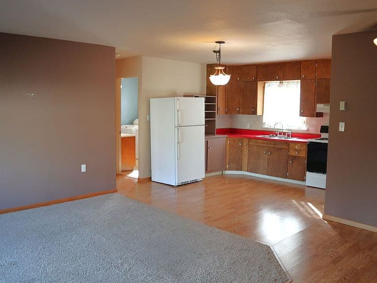 607 N Sargent Ave photo 3