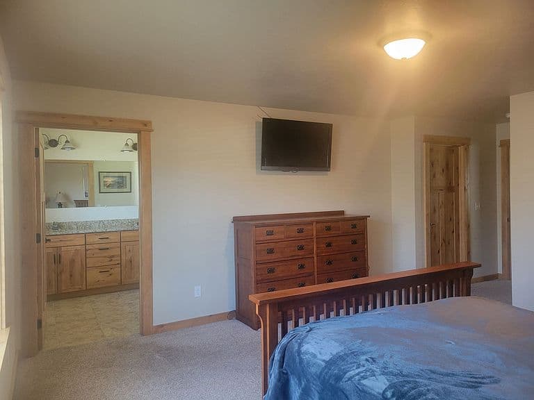 820 Amethyst Ave photo 2