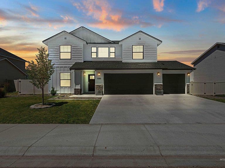 530 W Screech Owl Dr photo 1