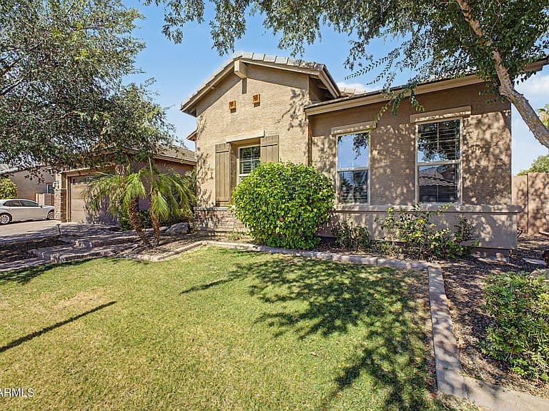 1681 S SUNSET Drive photo 3