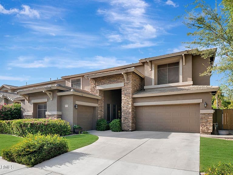 1832 E JADE Place photo 2