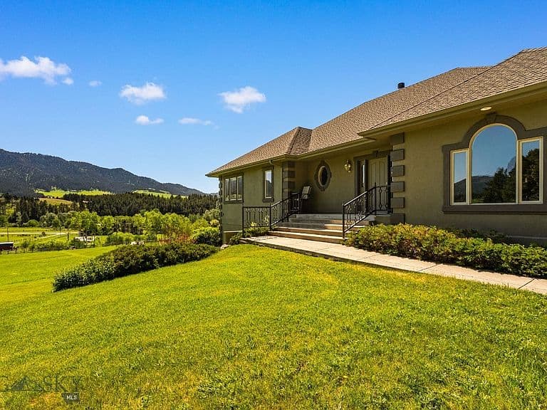 10423 Bridger Canyon Rd photo 3