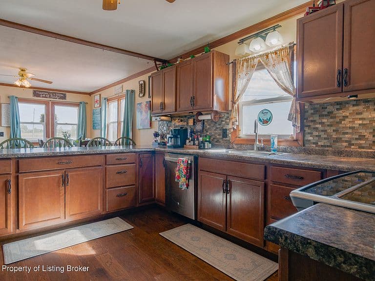 4741 Highway 22 photo 5