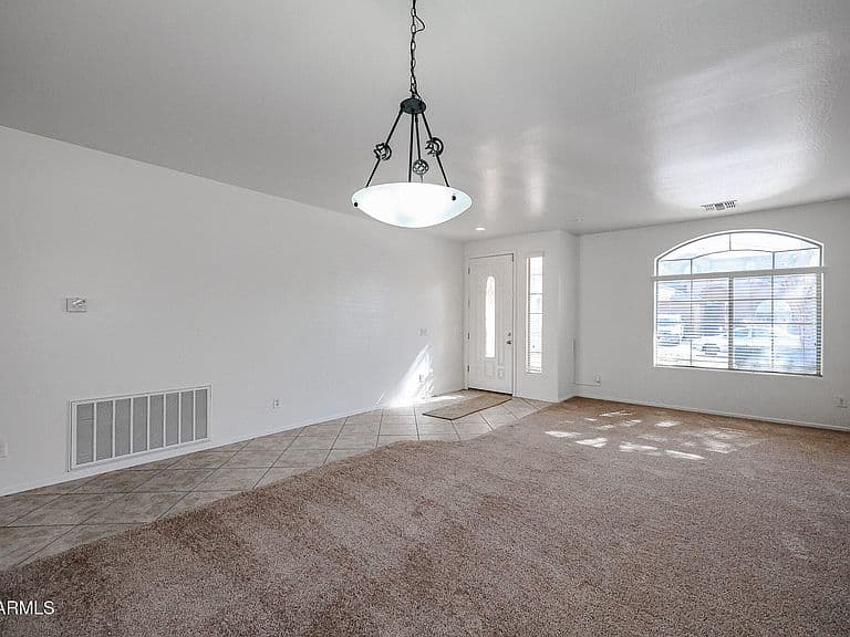 43856 W KNAUSS Drive photo 5