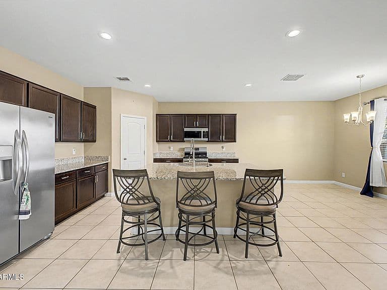 29991 W Freda Lane photo 3