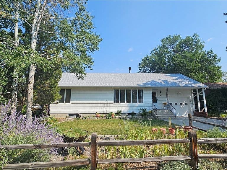1431 Avenue D photo 2