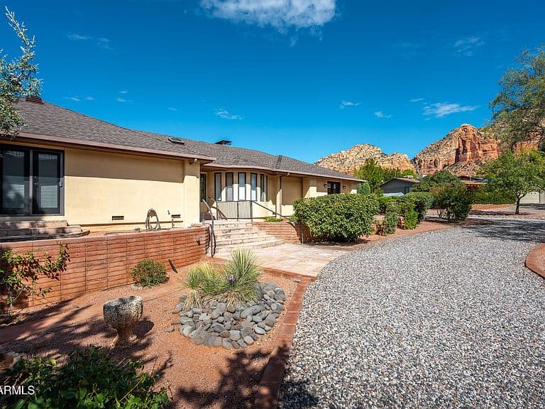 295 RAINTREE Road photo 3