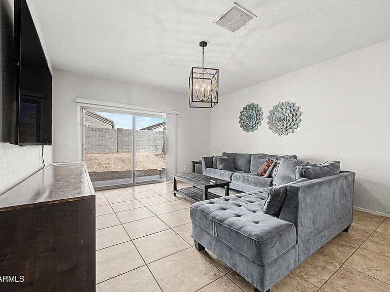 25590 W SAMANTHA Way photo 5