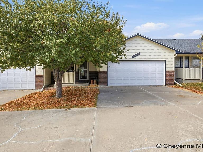 4718 Easy St photo 1