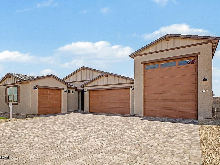 24311 W DUANE Lane photo 4