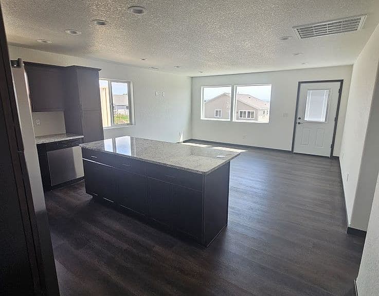 2240 Pheasant Tail Cir photo 2