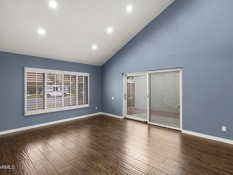 1331 E Northshore Dr photo 4