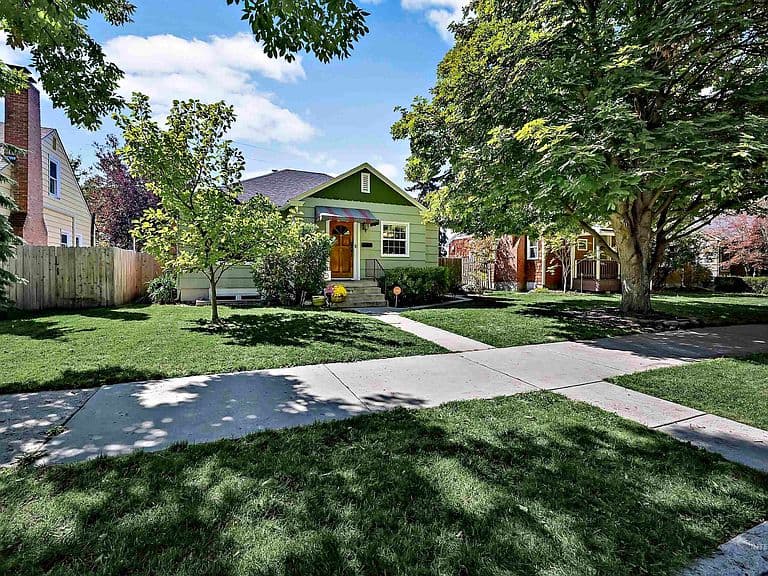 2623 W Ellis Ave photo 3