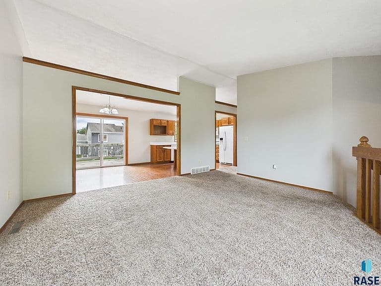 5713 W Clay St photo 3