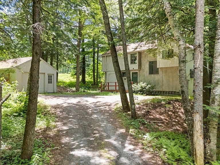 3 Longwood Drive photo 1