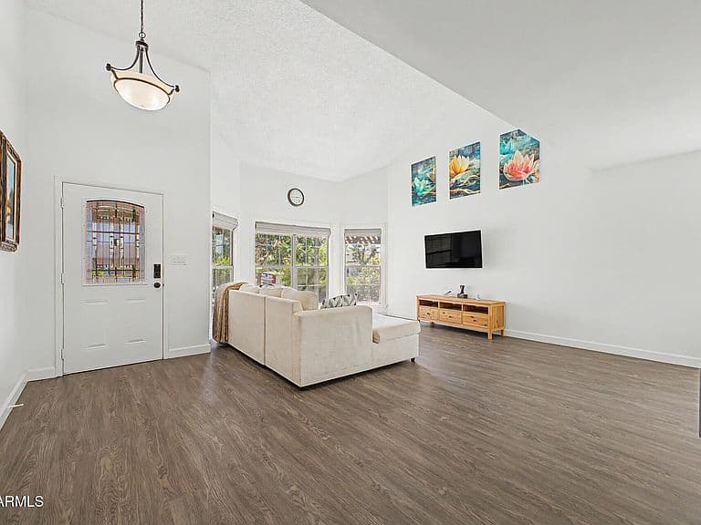 5332 W POINSETTIA Drive photo 5